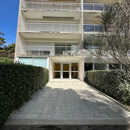 Au Bord De Apartment