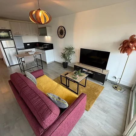 Apartment Au Bord De *